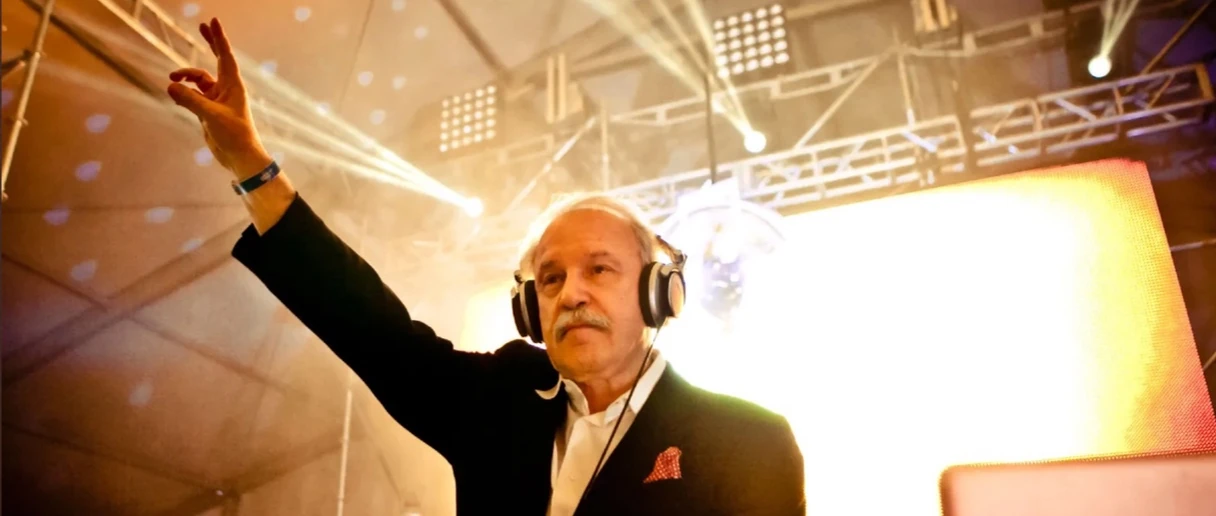 사운드 브릿지 ③ 다프트 펑크, 모로더, AI main image