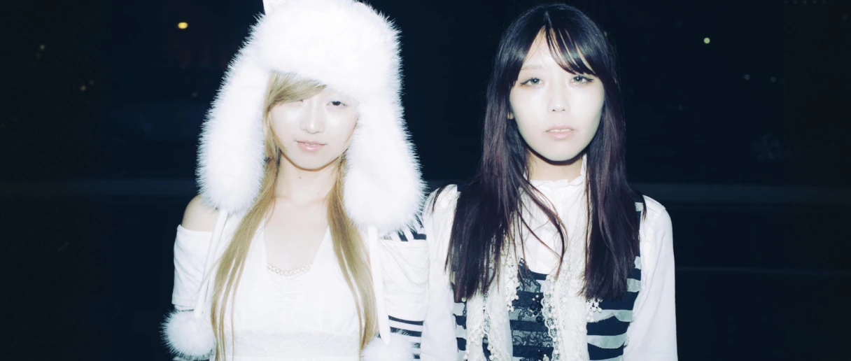 main image of 두 사람의 세계에서 모두가 모이는 점으로, iVy 인터뷰